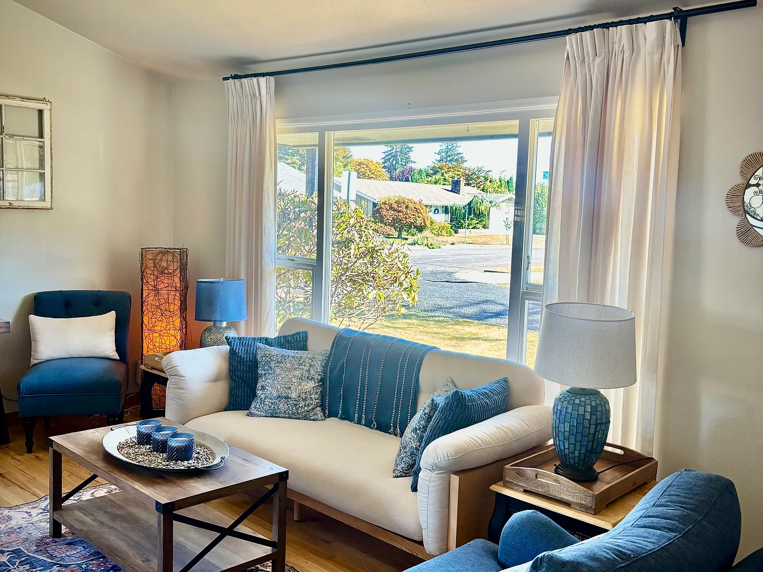 2 bed, 875 sqft, $3,000 — Photo 3