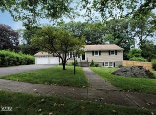 305 Fox Hill Rd, Stratford, CT 06614