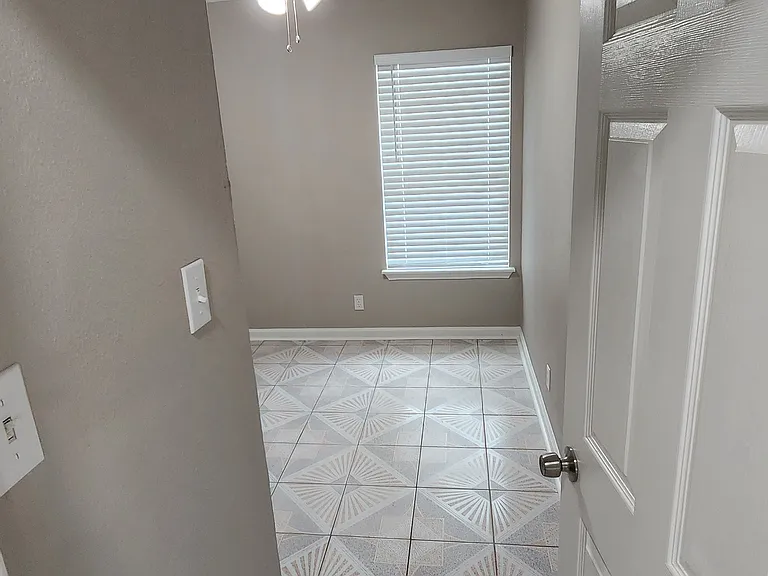 606 Crockett St — Photo 20