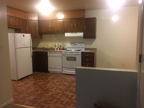 Pictures from different unit, similar finishes