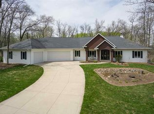 W1776 Dragonfly Ct, Kaukauna, WI 54130