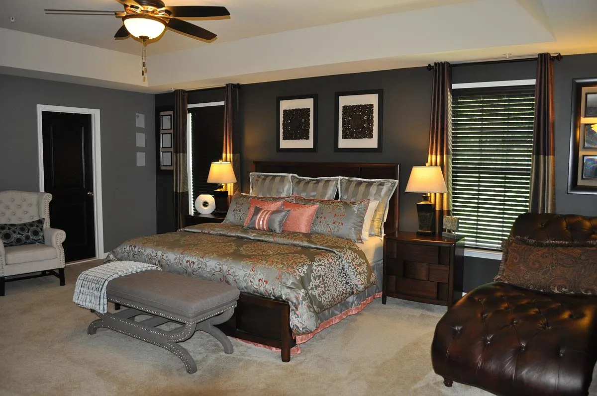 9 bed, 9.5 bath, 5000 sqft, $1,350 — Photo 4