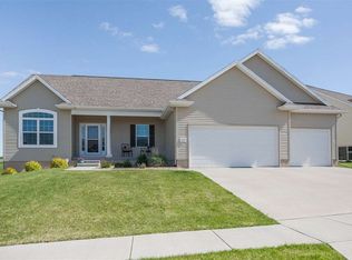 2221 Hallbrook St SW, Cedar Rapids, IA 52404