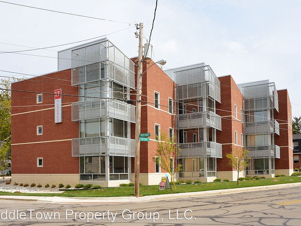 1st image of 1700 N Rosewood Ave #10969502