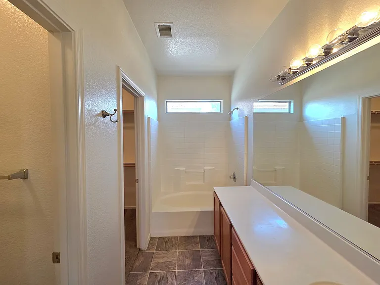 609 W Rio Vista Ln — Photo 11