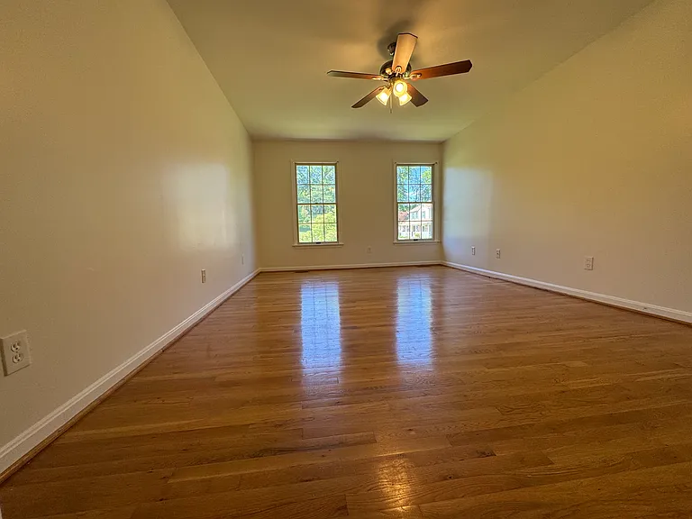 2335 Elderberry Ln — Photo 18