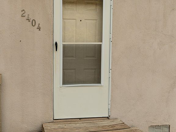 2nd image of 2404 Mabel Dr