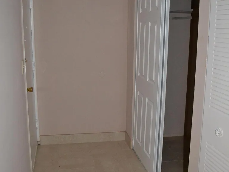 Beltrees Plaza Apartments — Photo 27