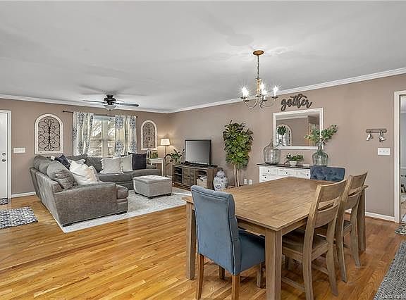 3rd image of 2217 Kimway Dr