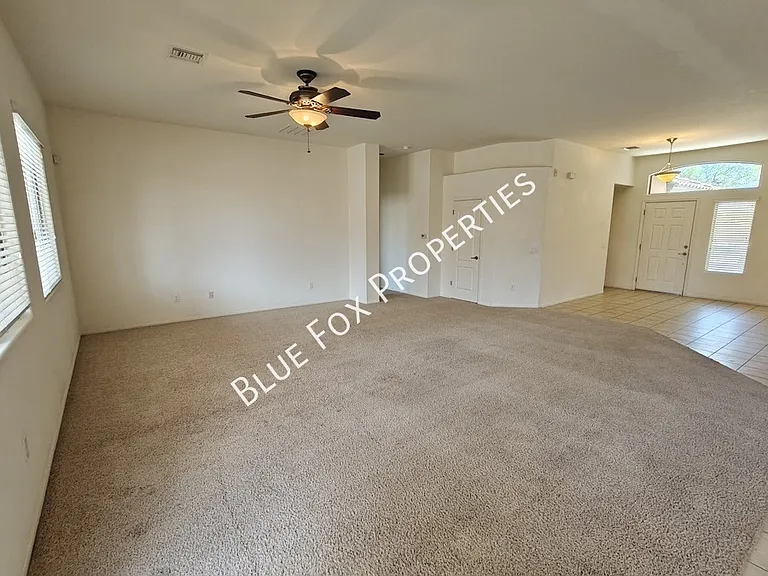 324 N Oak Tree Canyon Loop — Photo 5