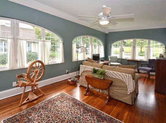 5th image of 10 Burton Woods Ln