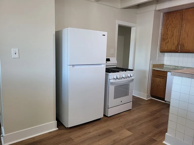 300 Utah St — Photo 32