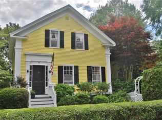 26 Ferry Ln, Barrington, RI 02806