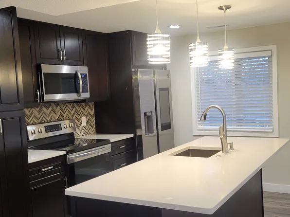 8040 W Chestnut Dr, Littleton, CO 80128