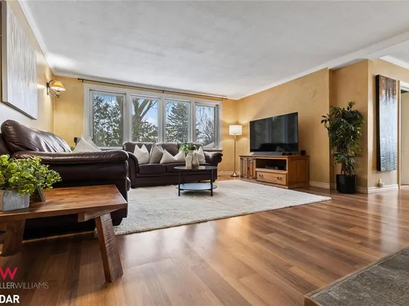 94 Belmont Ave E, Kitchener, ON N2M 4B9