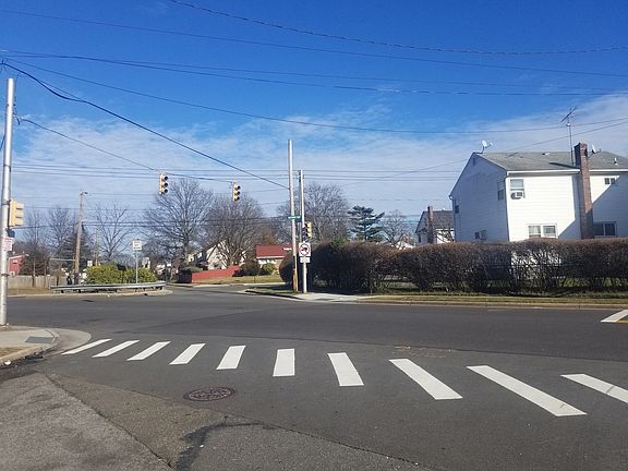5th image of 203 Harvard St