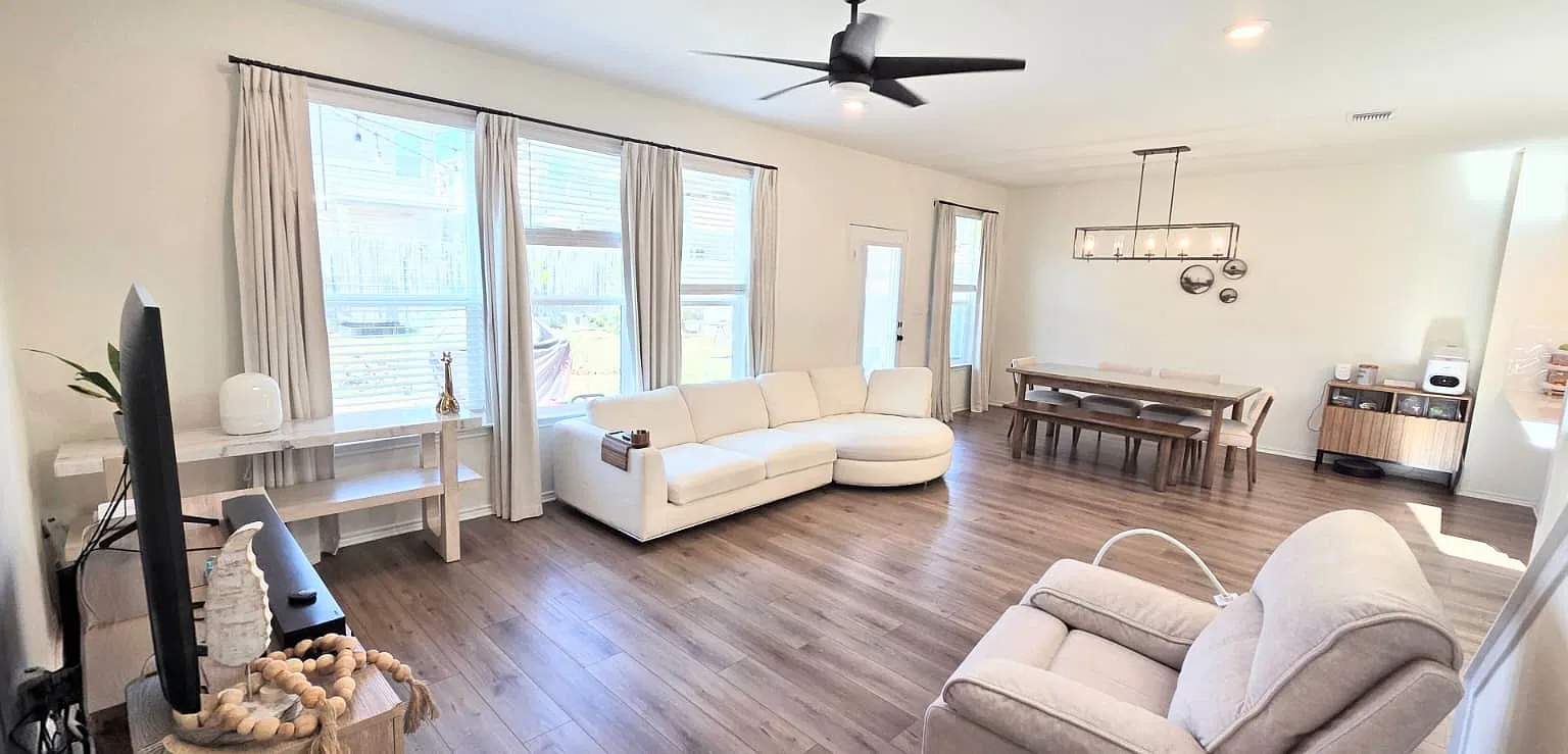 4 bed, 3.5 bath, 2458 sqft, $2,390 — Photo 2