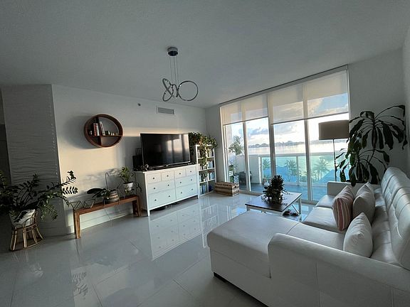 3rd image of 7910 Harbor Island Dr APT 608