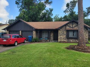 1010 Sunset Cir, League City, TX 77573