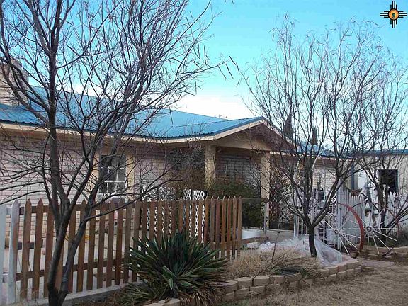 3rd image of 204 Kennel Ln