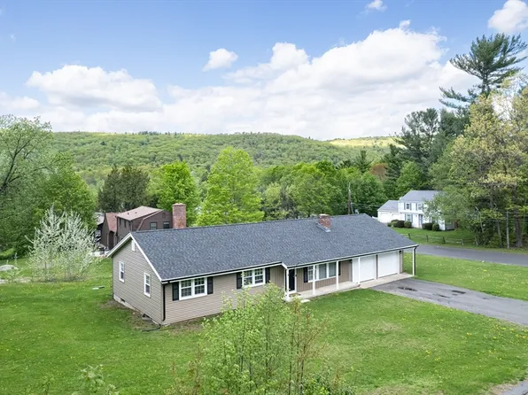 3 Bayberry Ln, Westfield, MA 01085