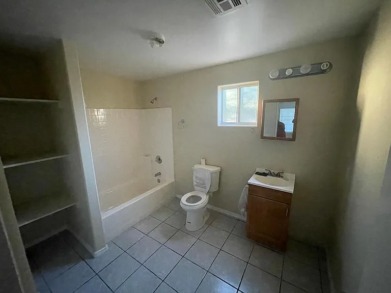 8106 W Elm St — Photo 3