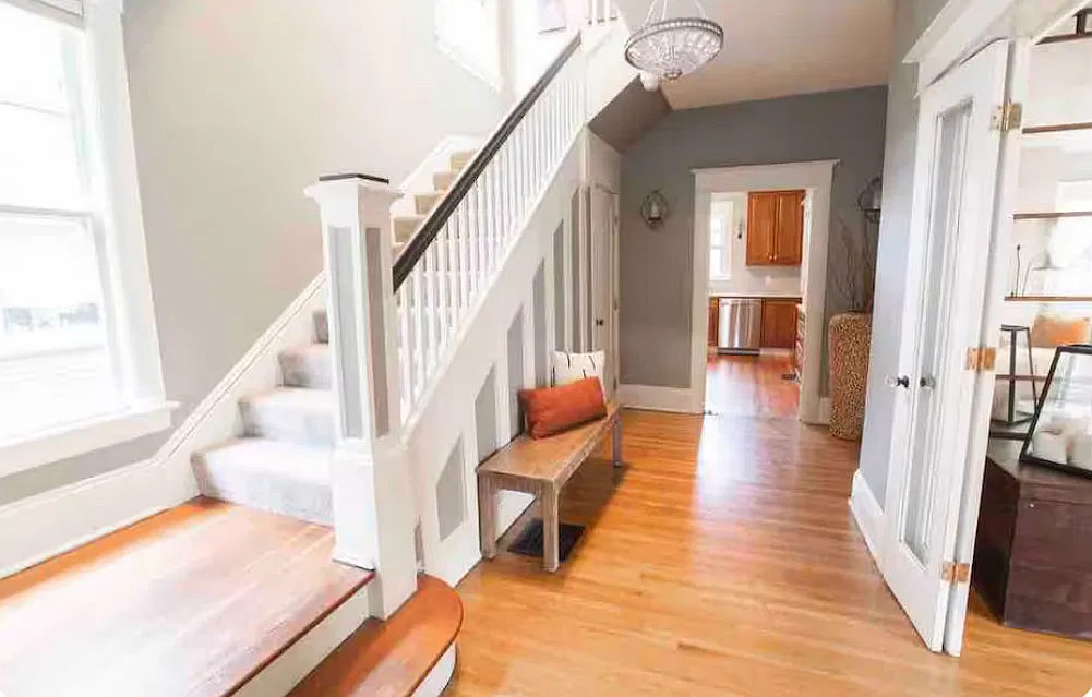 3 bed, 1.5 bath, 2200 sqft, $4,200 — Photo 3
