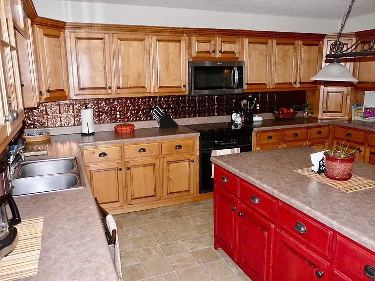 South wall of Kitchen