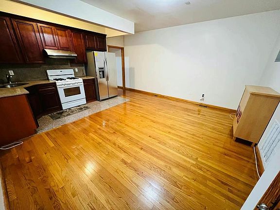 5th image of 15027 41st Ave Floor 1