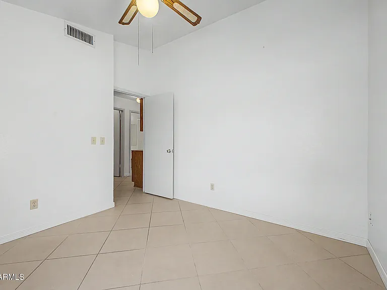 6836 S 18th St — Photo 15