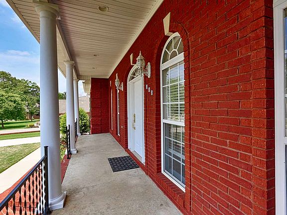 3rd image of 305 Brasfield Dr