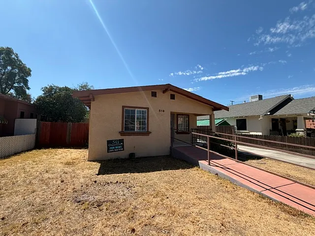 519 15th Street - Front House — Photo 2