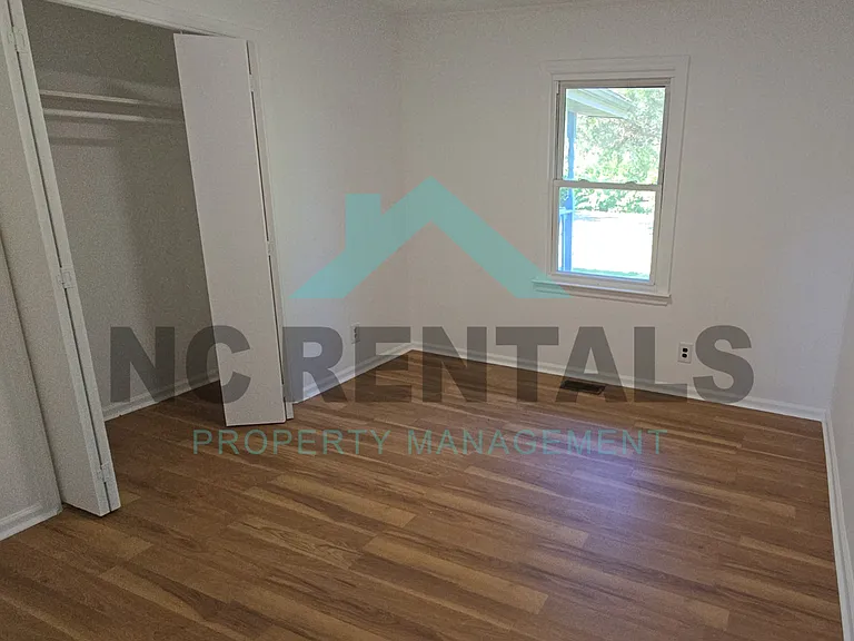 900 Greenwood Blvd — Photo 11