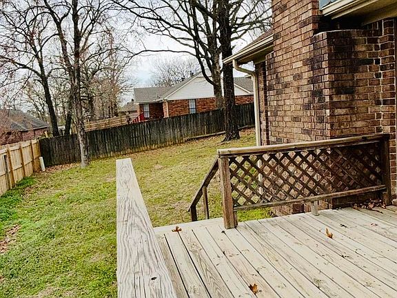 2nd image of 2305 NW Meadowlake Rd