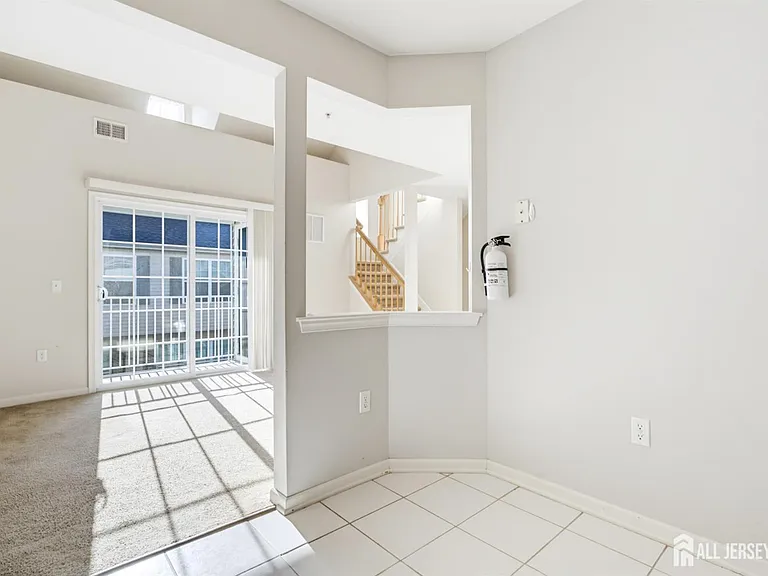 1054 Morning Glory Dr — Photo 10