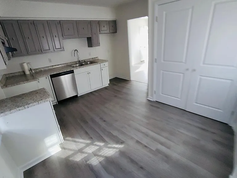 147 Oak Tower Dr #1006 — Photo 1