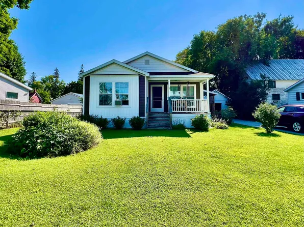 7 Greenwich Street, Swanton, VT 05488