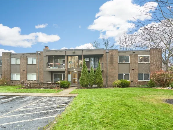 10744 Valley View Rd APT B13, Sagamore Hills, OH 44067