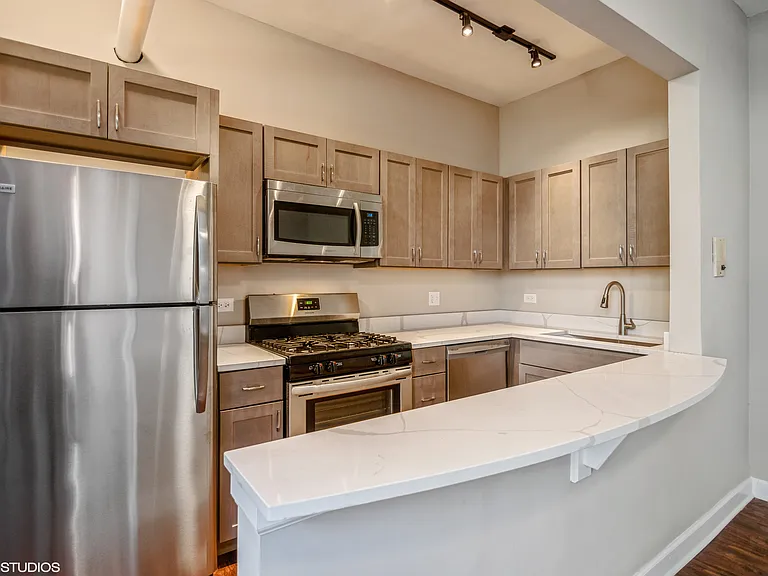 644 W Wrightwood — Photo 27