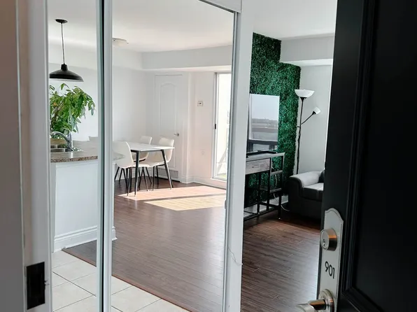 935 Sheppard Ave W #901, Toronto, ON M3H 2T7