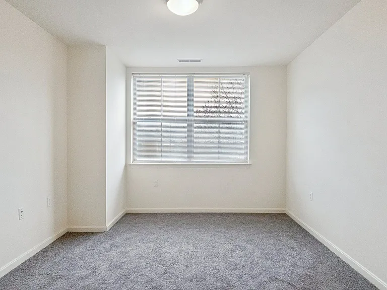 Ednor Apartments II — Photo 22