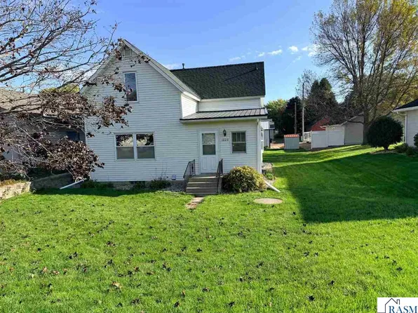 1223 S Jefferson St, New Ulm, MN 56073