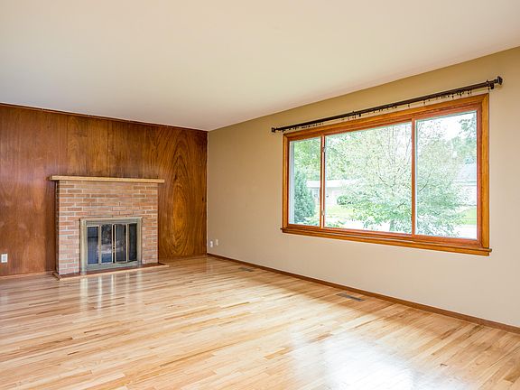 5th image of 1528 Maxwell Ave