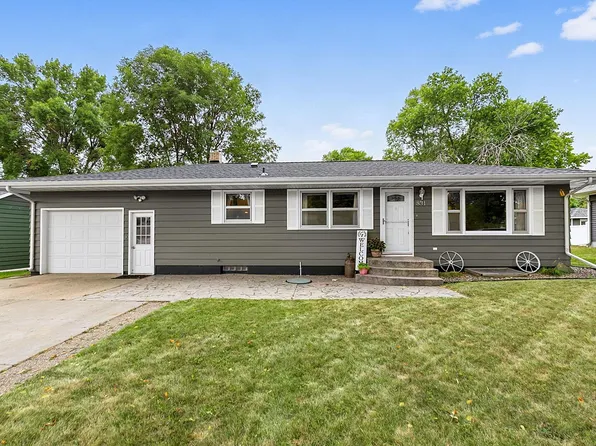 831 6th St, Albany, MN 56307