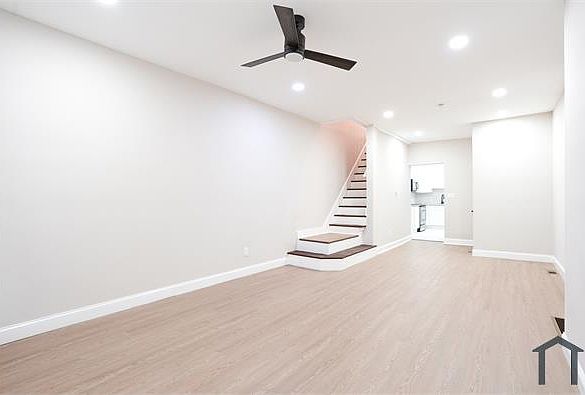 1st image of 3047 Fontain St