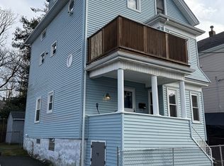 76 Church St, Fall River, MA 02724