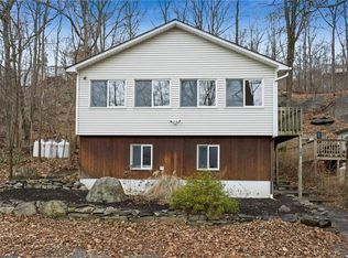 81 Lake Trl, Greenwood Lake, NY 10925