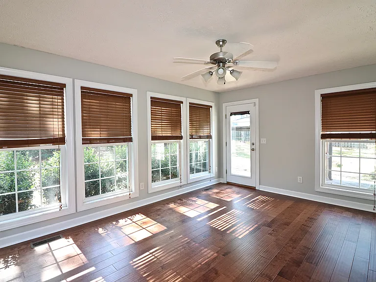 195 Russet Ct — Photo 21