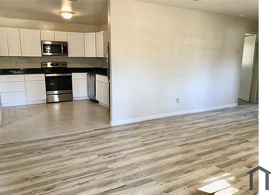 2nd image of 37441 Holiday Ct