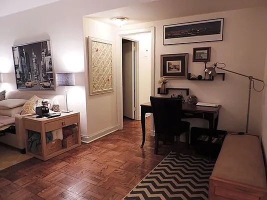 1st image of 40 Central Park S #3I